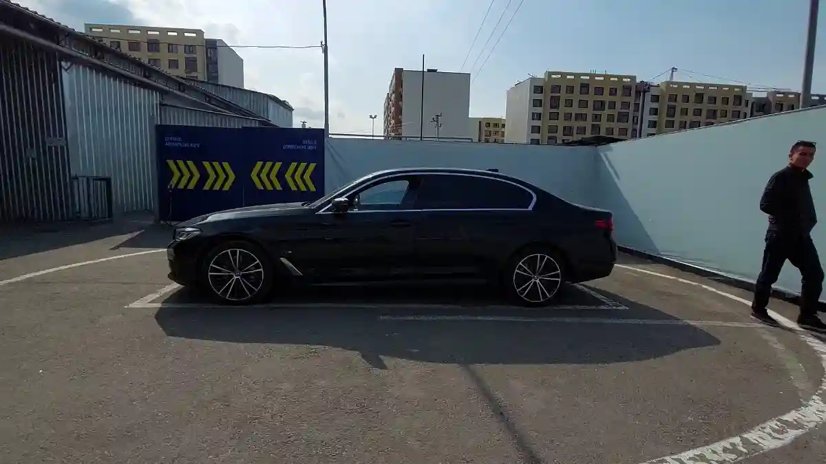 BMW 5 серии 2021 года за 20 000 000 тг. в Алматы