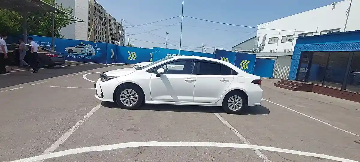 Toyota Corolla 2024 года за 9 999 999 тг. в Алматы