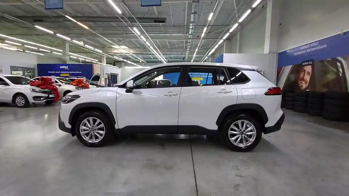 Toyota Corolla Cross 2024 года за 11 750 000 тг. в Усть-Каменогорск