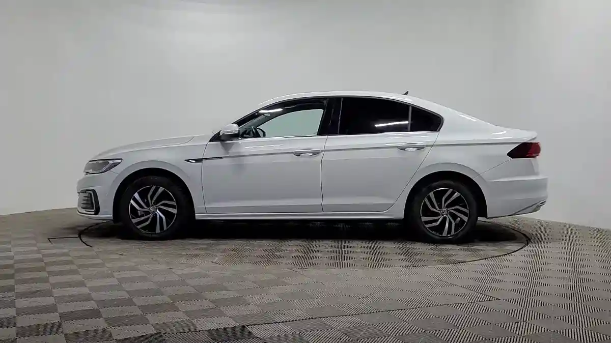 Volkswagen E-BORA 2020 года за 6 890 000 тг. в Алматы