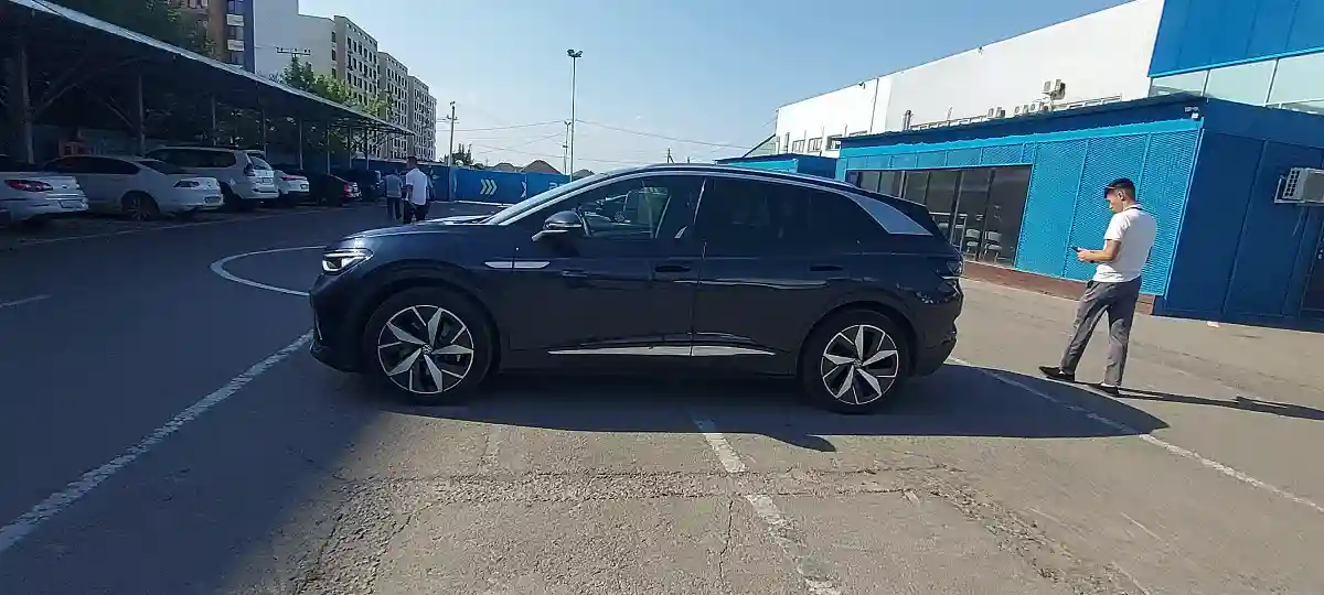 Volkswagen ID.4 2022 года за 12 000 000 тг. в Алматы