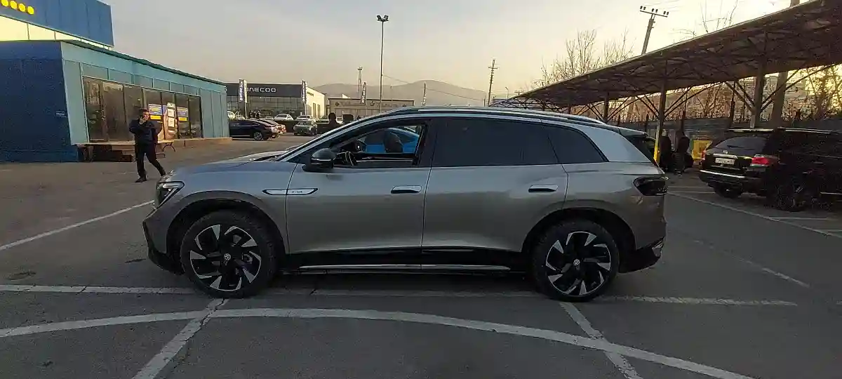 Volkswagen ID.6 2021 года за 1 200 000 тг. в Алматы