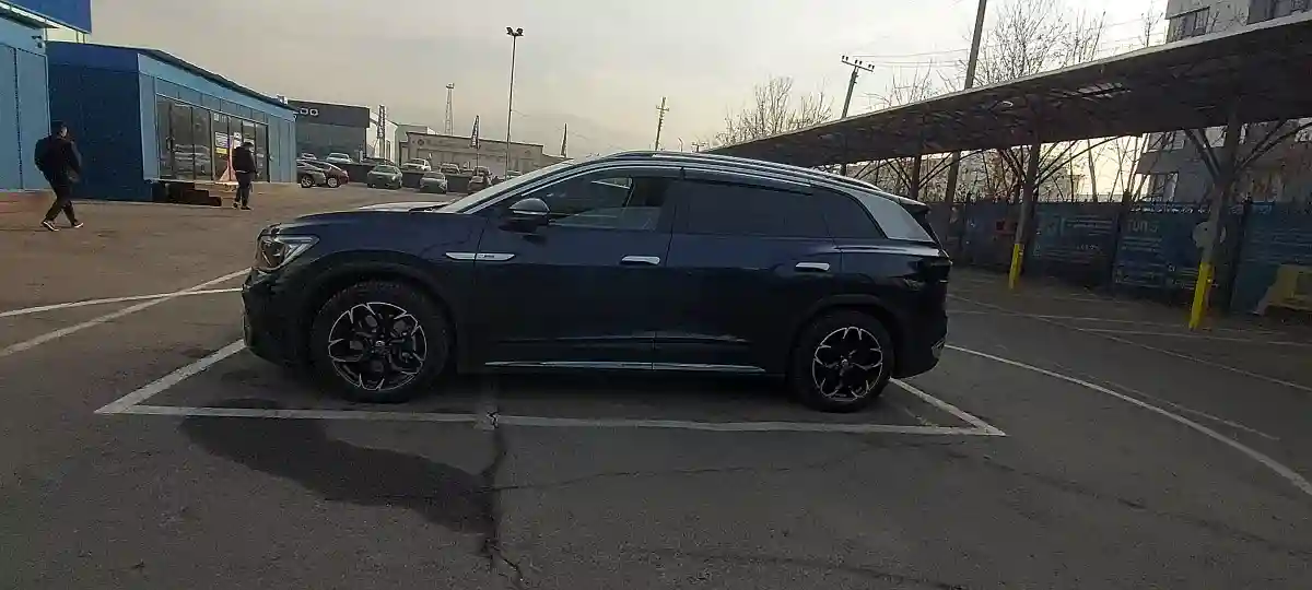 Volkswagen ID.6 2022 года за 13 300 000 тг. в Алматы