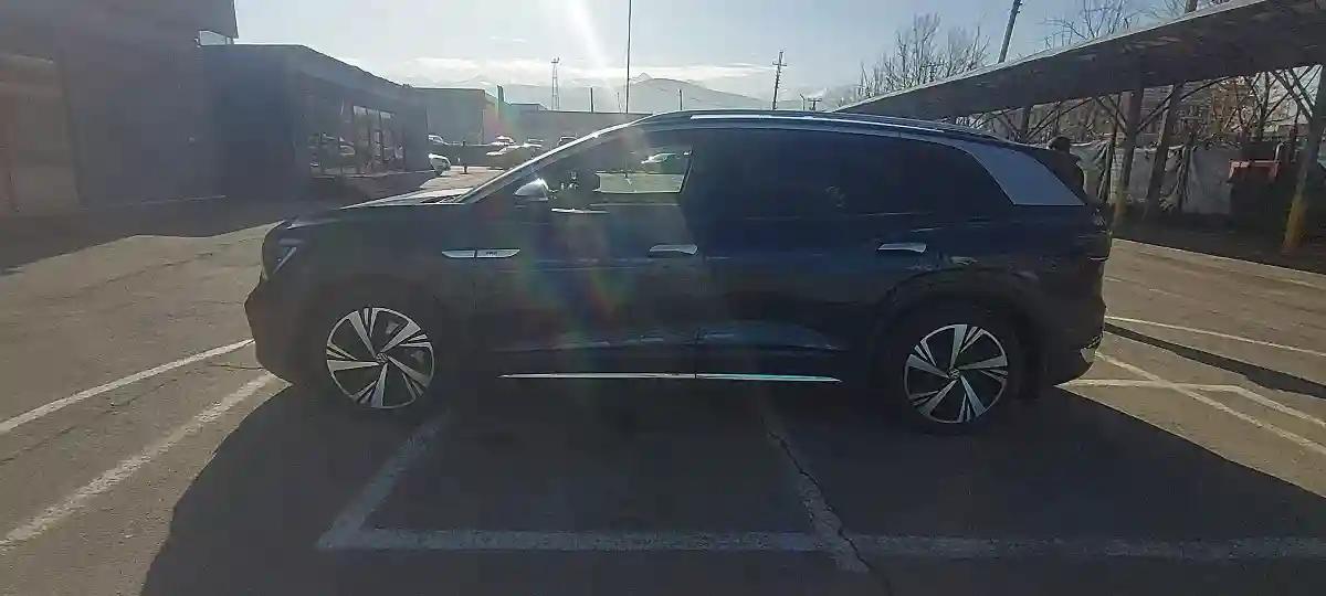 Volkswagen ID.6 2023 года за 13 800 000 тг. в Алматы