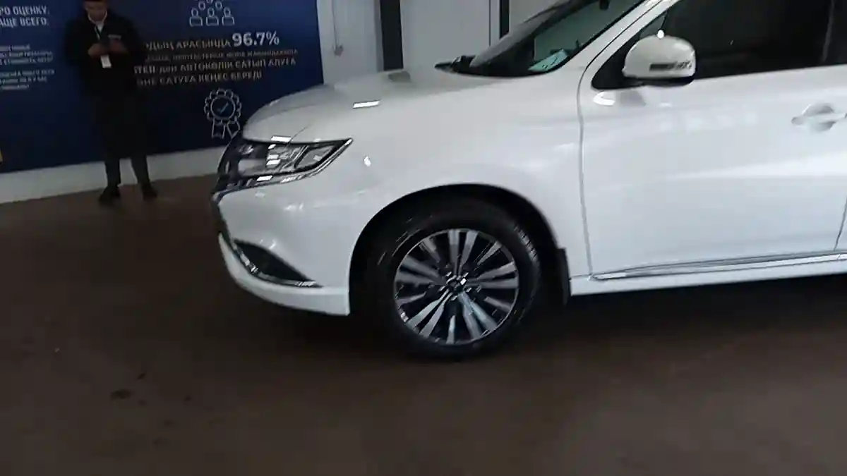Mitsubishi Outlander 2022 года за 14 000 000 тг. в Астана