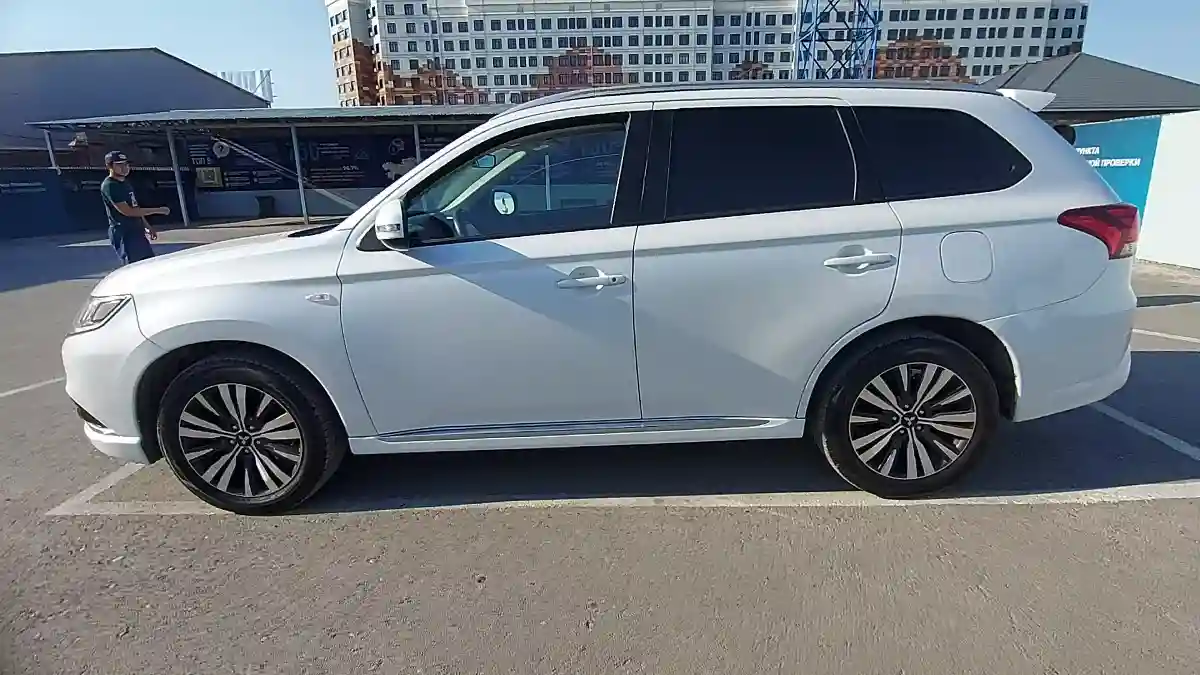 Mitsubishi Outlander 2022 года за 13 000 000 тг. в Шымкент