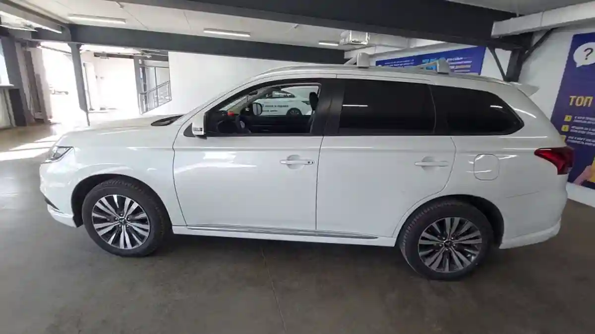 Mitsubishi Outlander 2022 года за 10 800 000 тг. в Астана