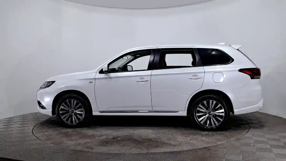 Mitsubishi Outlander 2022 года за 9 600 000 тг. в Астана