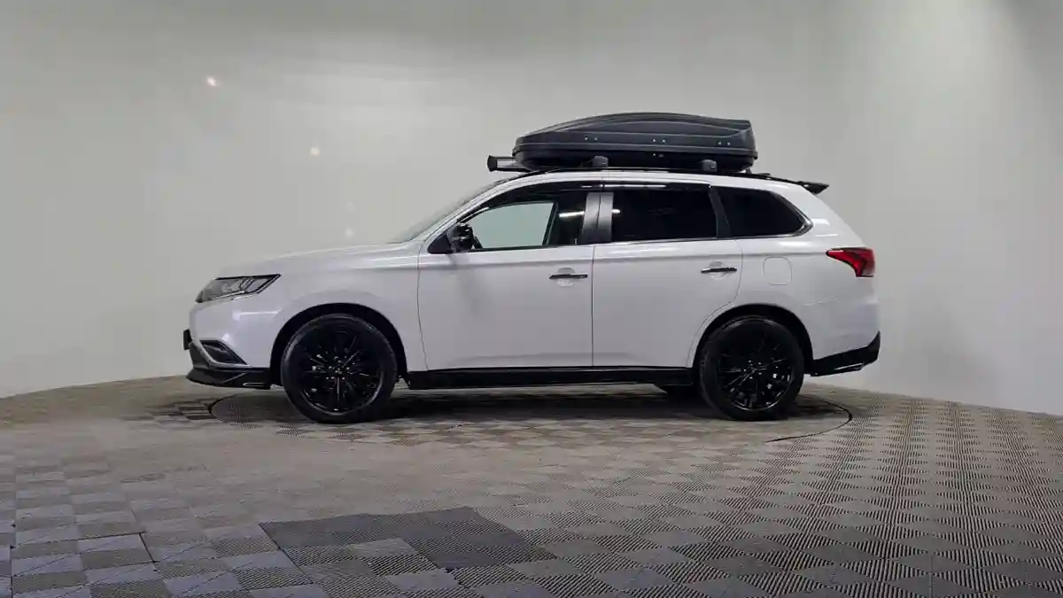 Mitsubishi Outlander 2022 года за 12 890 000 тг. в Алматы