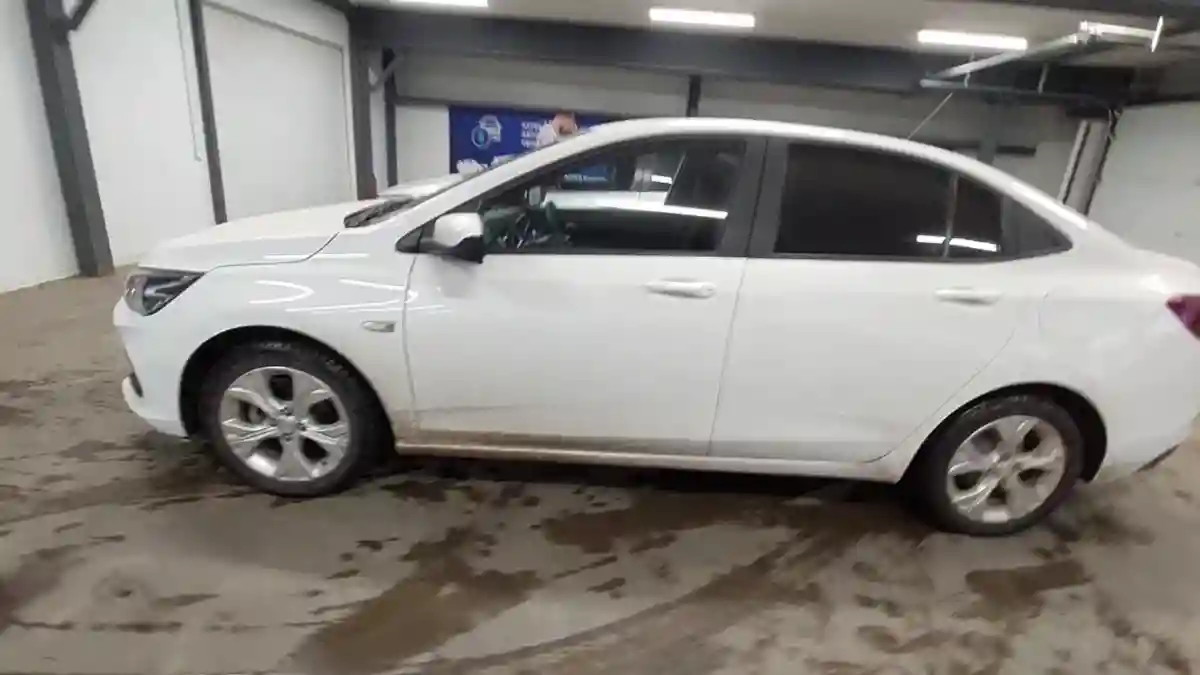 Chevrolet Onix 2021 года за 6 000 000 тг. в Астана