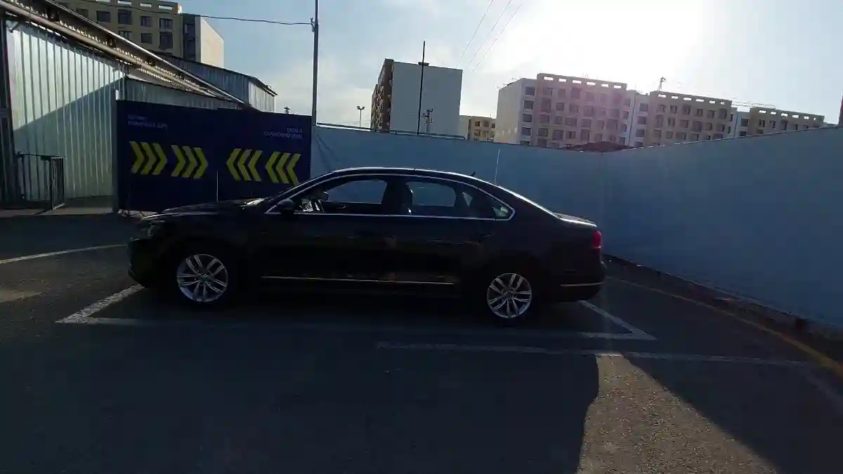 Volkswagen Passat 2016 года за 8 000 000 тг. в Алматы