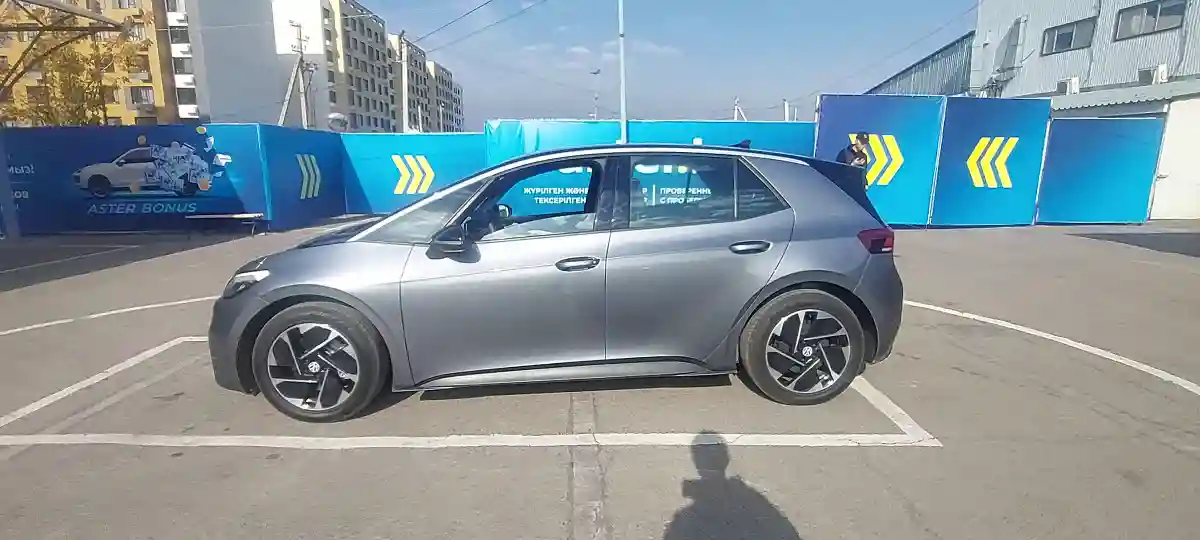 Volkswagen ID.3 2024 года за 9 000 000 тг. в Алматы