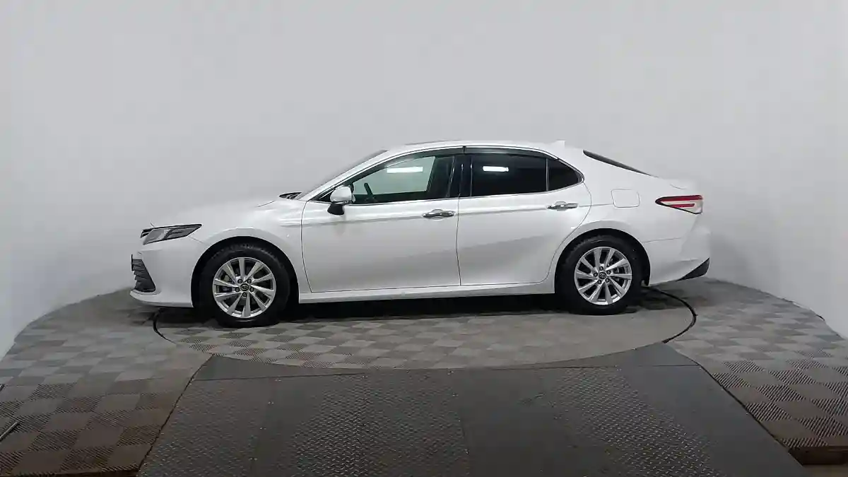 Toyota Camry 2022 года за 12 290 000 тг. в Астана