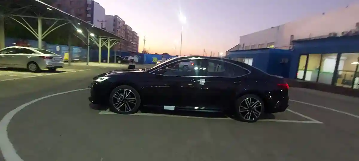 Toyota Camry 2024 года за 17 000 000 тг. в Алматы