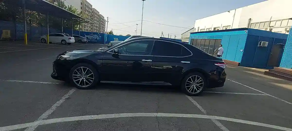 Toyota Camry 2023 года за 17 000 000 тг. в Алматы