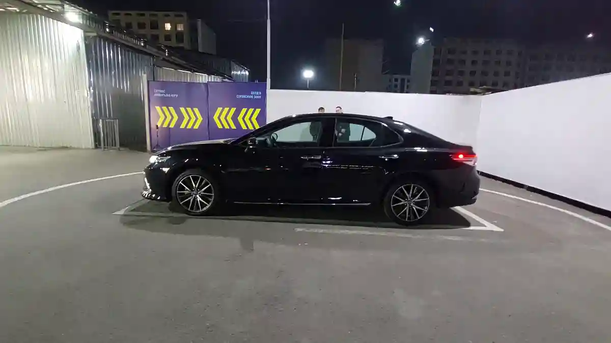 Toyota Camry 2023 года за 17 999 000 тг. в Алматы