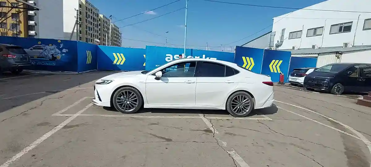 Toyota Camry 2024 года за 17 000 000 тг. в Алматы