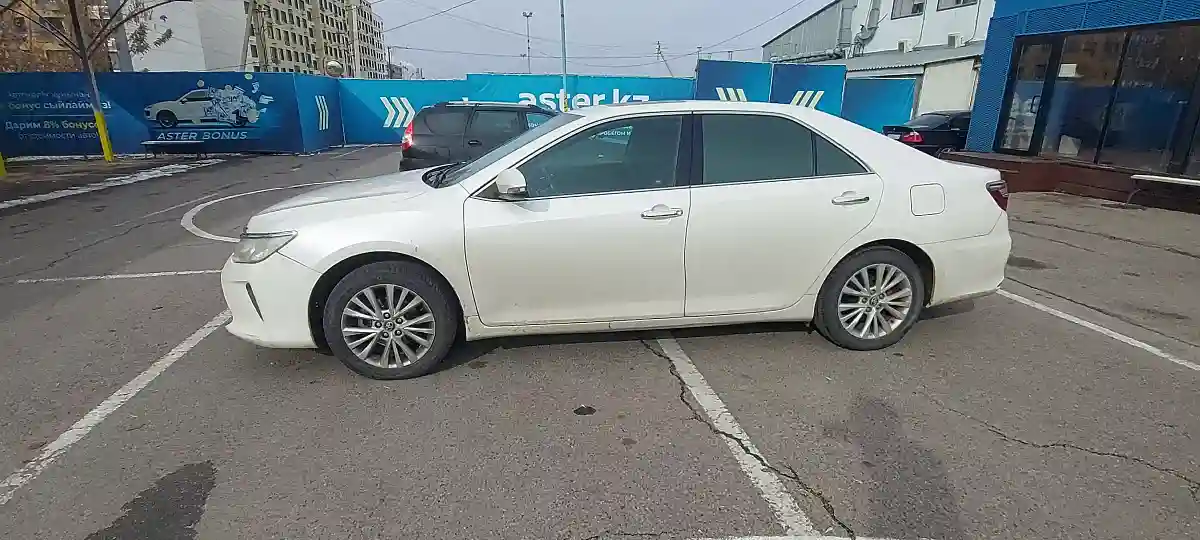 Toyota Camry 2015 года за 9 650 000 тг. в Алматы