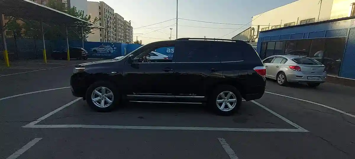 Toyota Highlander 2014 года за 13 000 000 тг. в Алматы