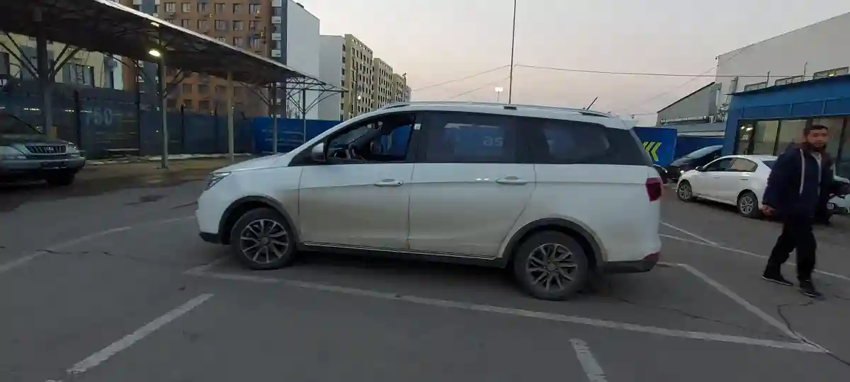 JAC J5 (Heyue) 2022 года за 10 000 000 тг. в Алматы