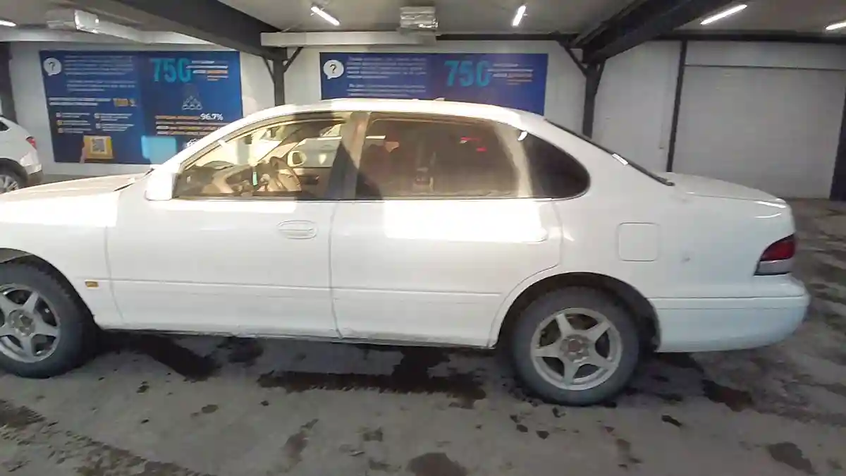 Toyota Avalon 1996 года за 1 800 000 тг. в Астана