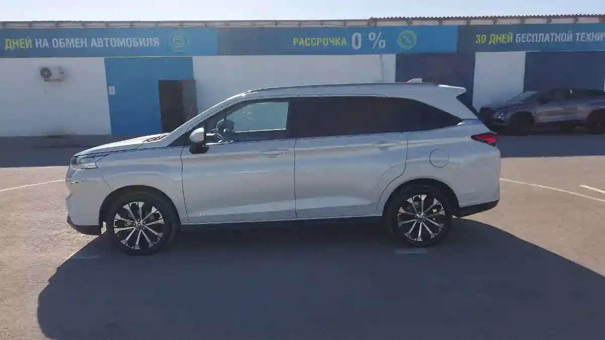 Toyota Veloz 2023 года за 14 737 000 тг. в Актау