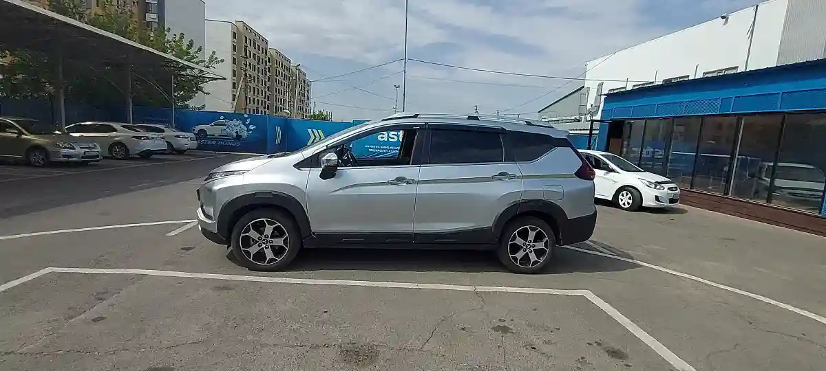 Mitsubishi Xpander 2022 года за 8 000 000 тг. в Алматы
