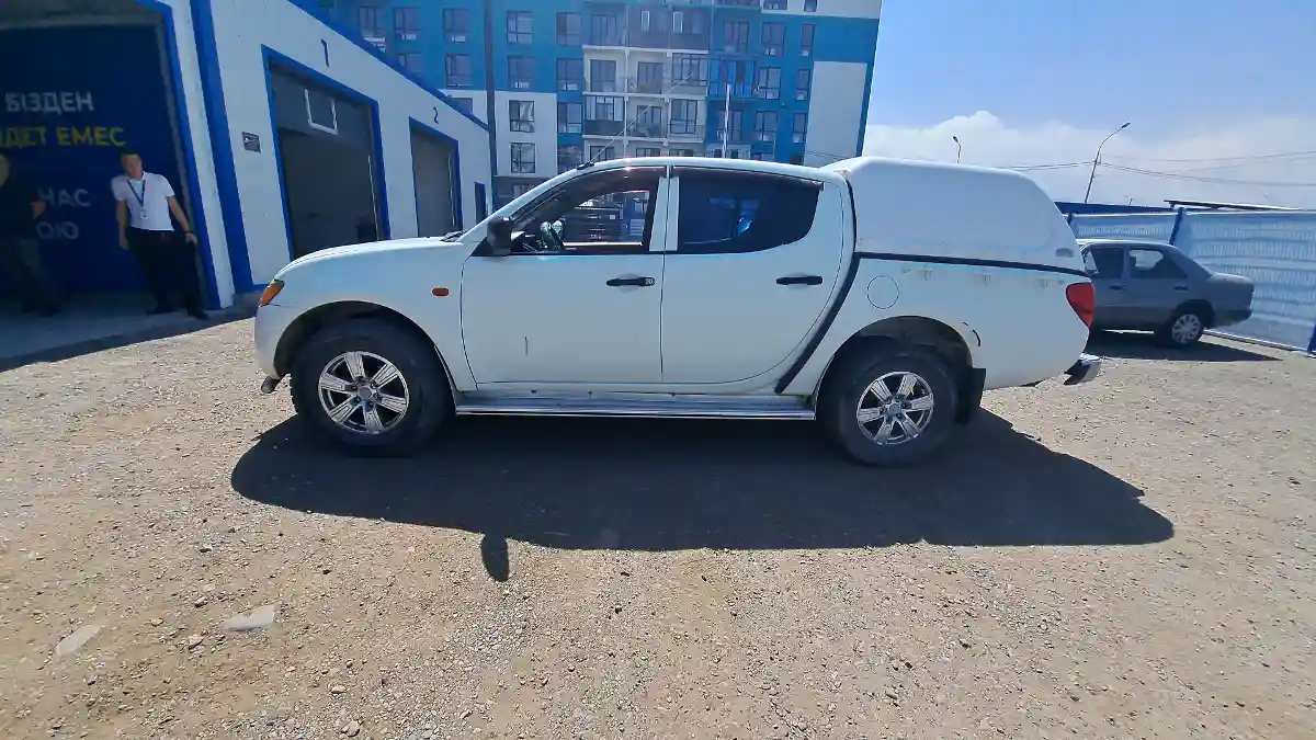 Mitsubishi L200 2006 года за 4 500 000 тг. в Алматы
