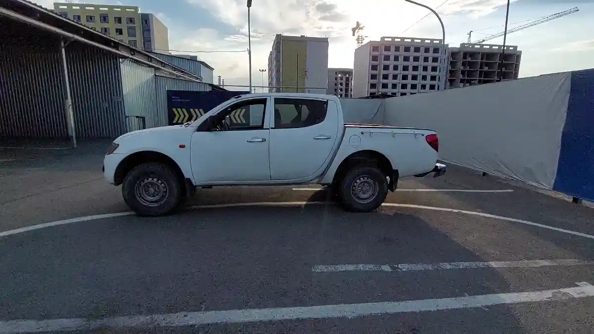 Mitsubishi L200 2007 года за 3 000 000 тг. в Алматы