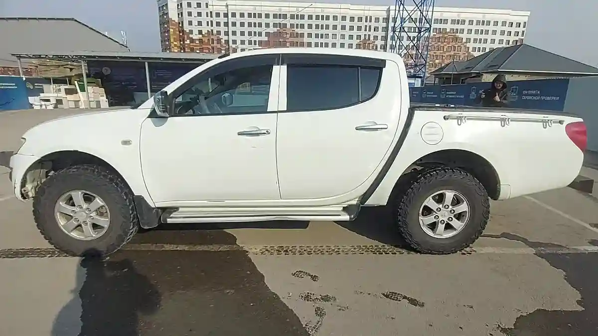 Mitsubishi L200 2011 года за 7 500 000 тг. в Шымкент