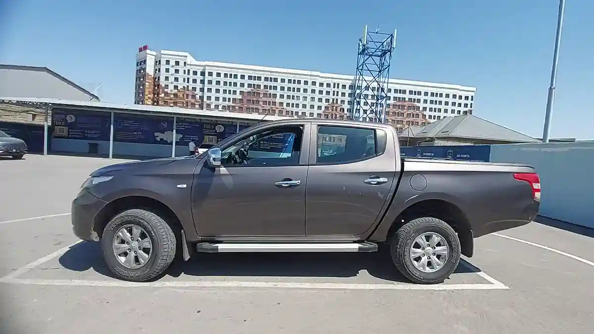 Mitsubishi L200 2015 года за 7 000 000 тг. в Шымкент