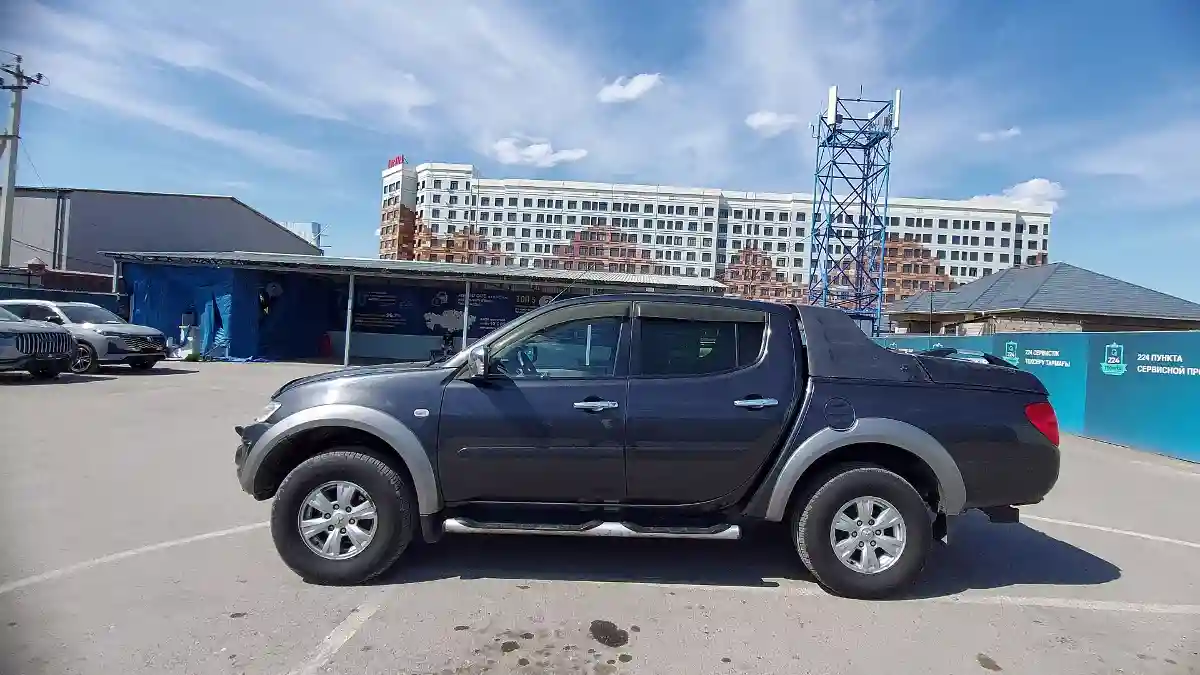 Mitsubishi L200 2013 года за 8 500 000 тг. в Шымкент