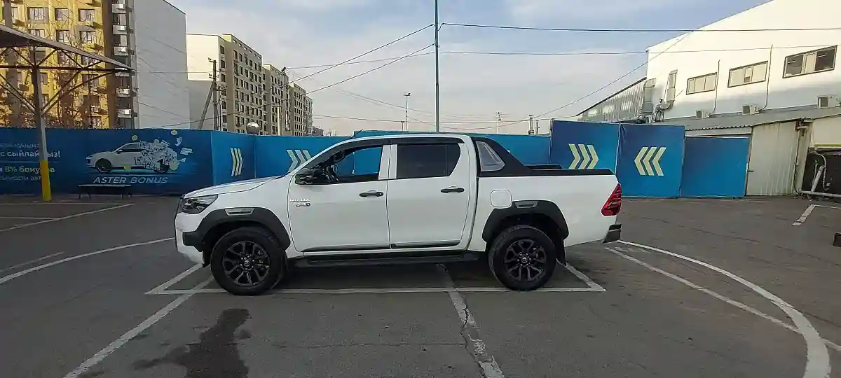 Toyota Hilux 2022 года за 26 000 000 тг. в Алматы