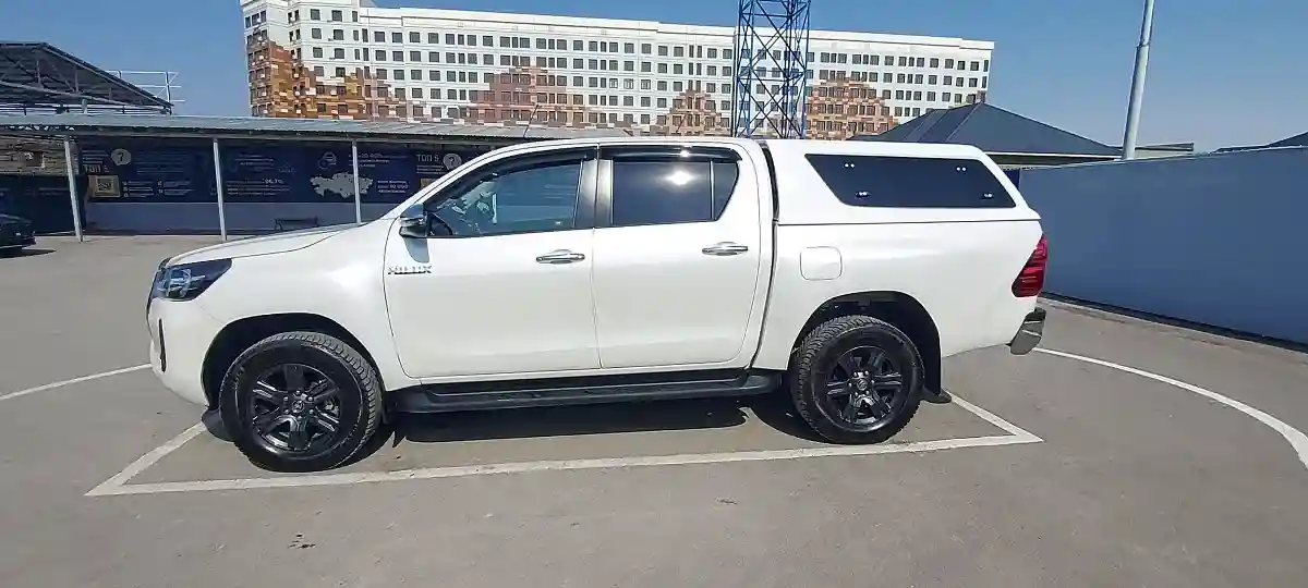 Toyota Hilux 2021 года за 22 000 000 тг. в Шымкент