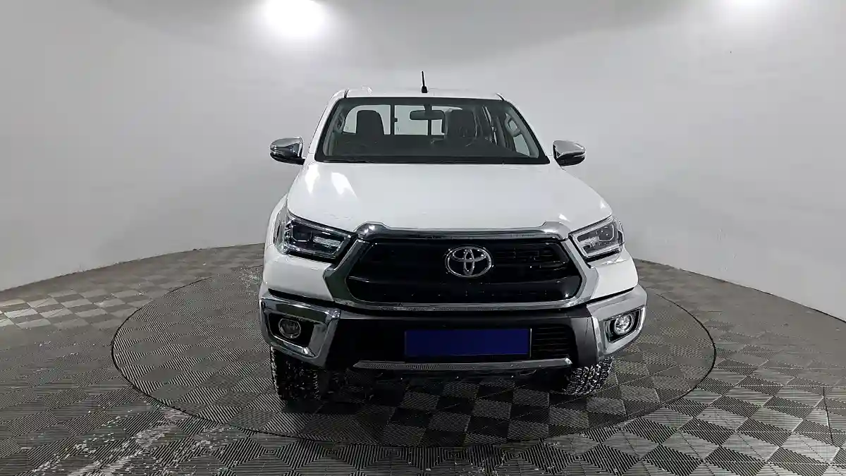 Toyota Hilux 2024 года за 25 400 000 тг. в Павлодар