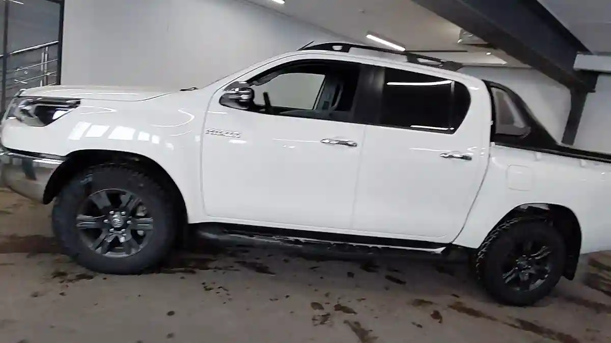Toyota Hilux 2022 года за 19 500 000 тг. в Астана
