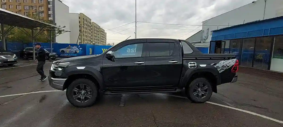 Toyota Hilux 2022 года за 19 000 000 тг. в Алматы