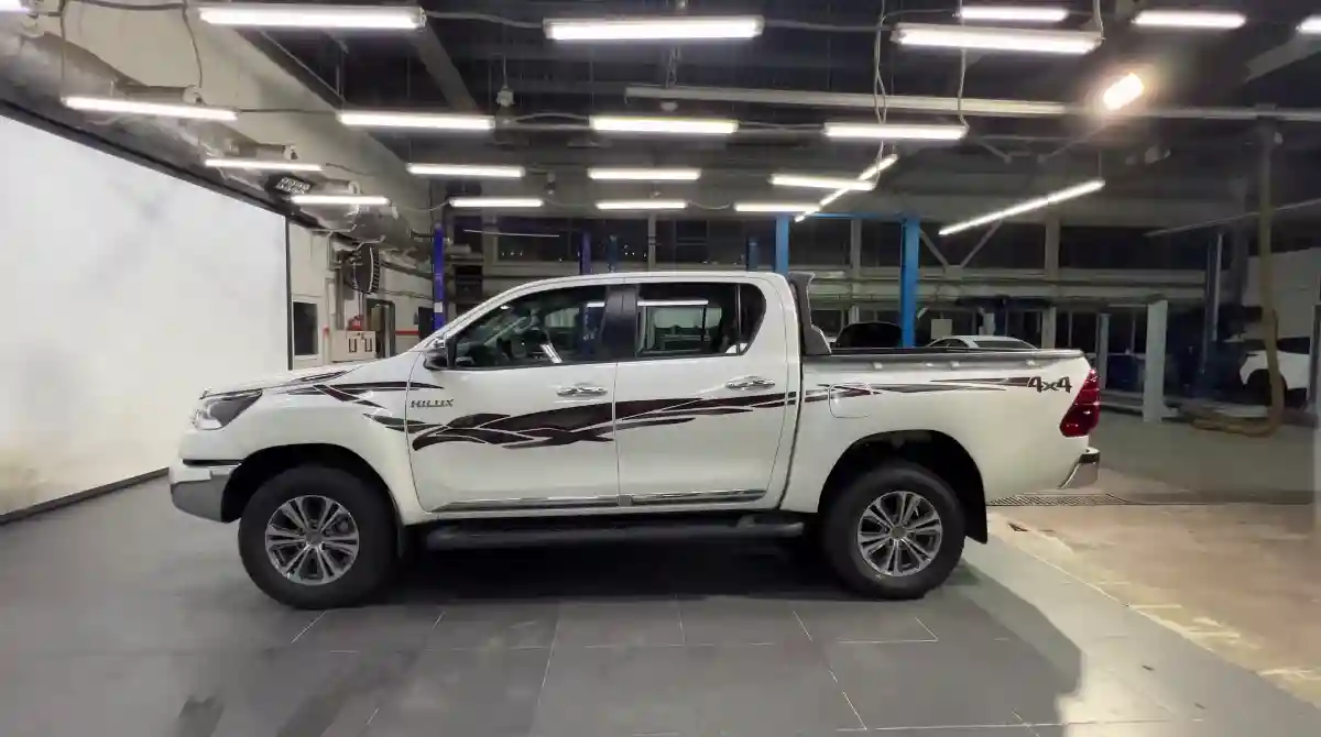 Toyota Hilux 2022 года за 23 895 000 тг. в Астана