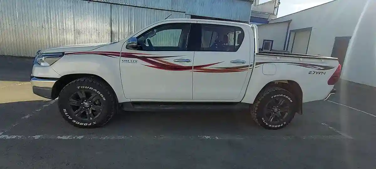 Toyota Hilux 2022 года за 19 000 000 тг. в Атырау