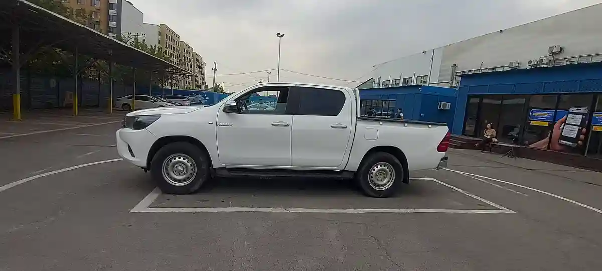 Toyota Hilux 2017 года за 10 000 000 тг. в Алматы