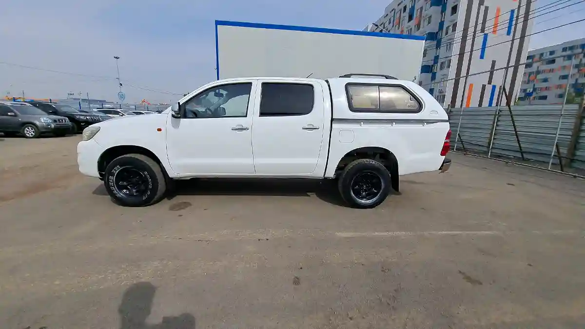 Toyota Hilux 2012 года за 5 890 000 тг. в Алматы