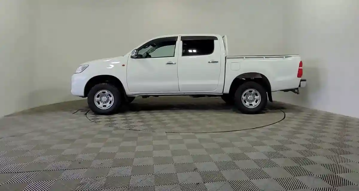 Toyota Hilux 2014 года за 6 990 000 тг. в Алматы