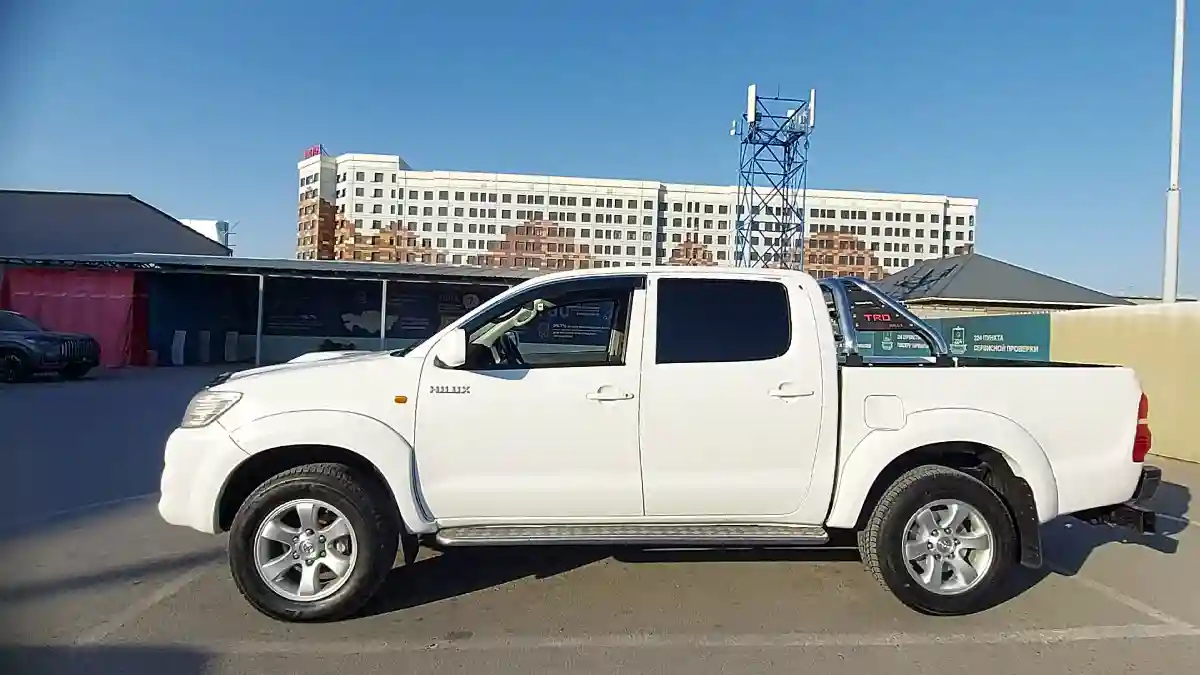 Toyota Hilux 2013 года за 8 200 000 тг. в Шымкент