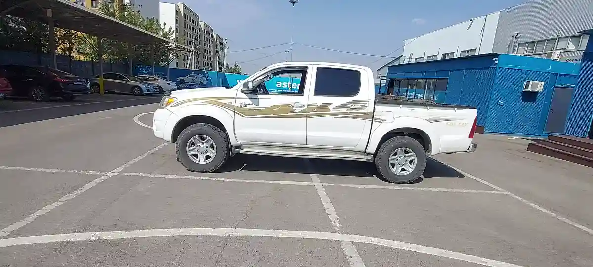 Toyota Hilux 2007 года за 5 000 000 тг. в Алматы