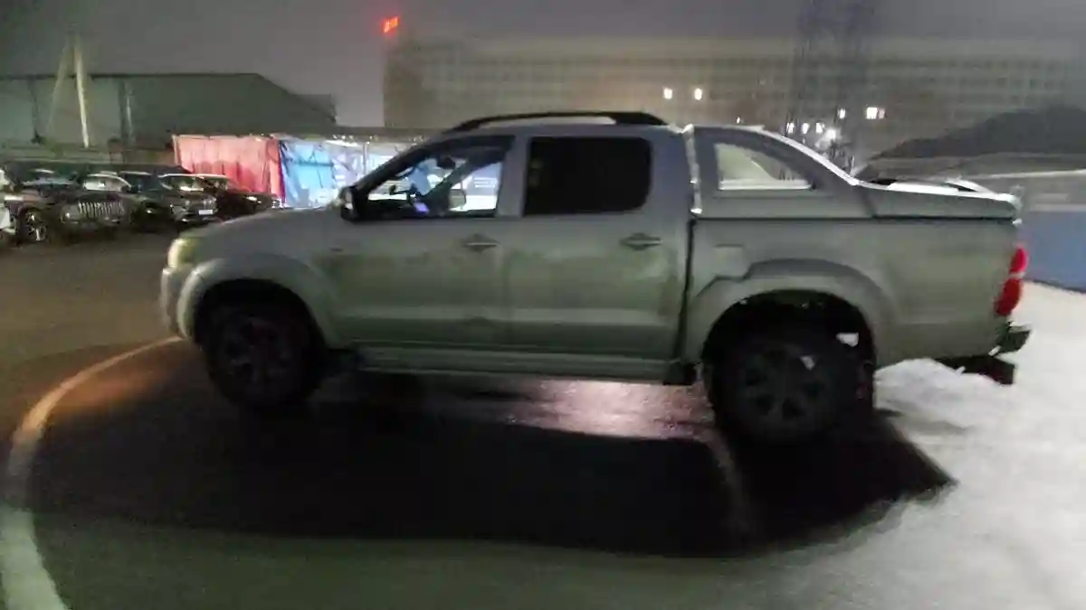 Toyota Hilux 2012 года за 8 000 000 тг. в Шымкент