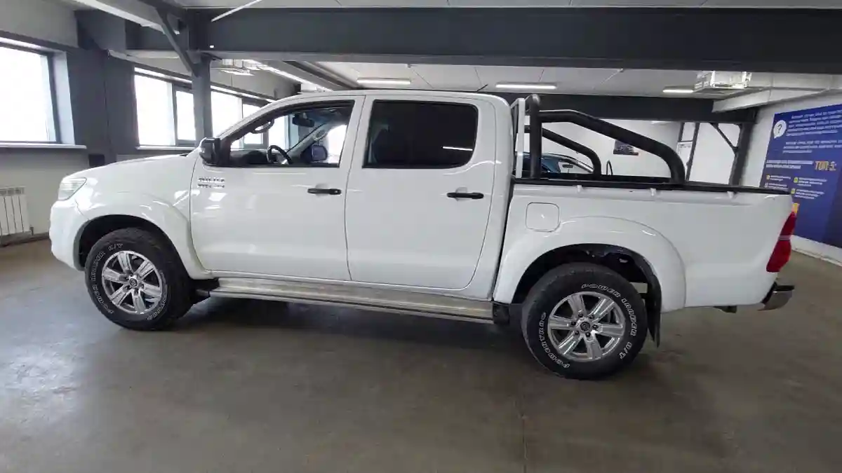 Toyota Hilux 2012 года за 10 000 000 тг. в Астана