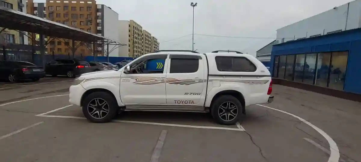 Toyota Hilux 2012 года за 10 500 000 тг. в Алматы