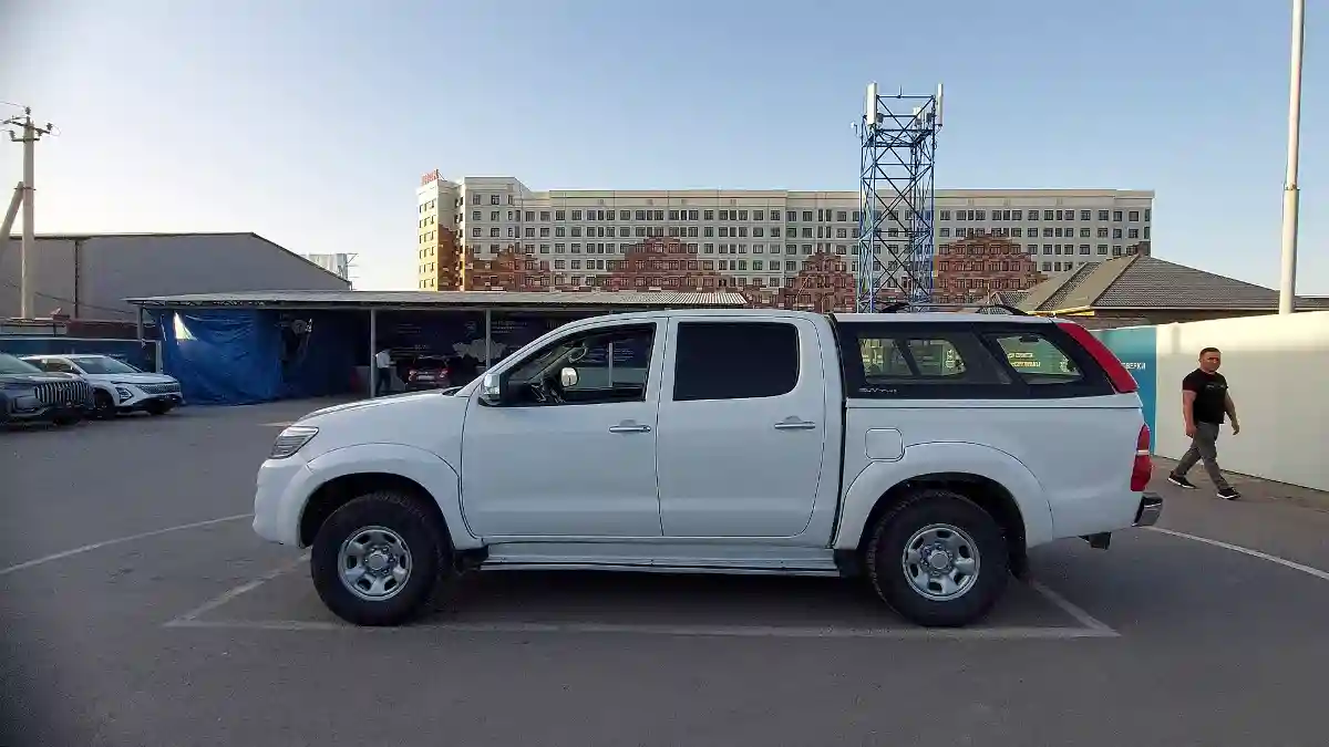 Toyota Hilux 2013 года за 8 500 000 тг. в Шымкент