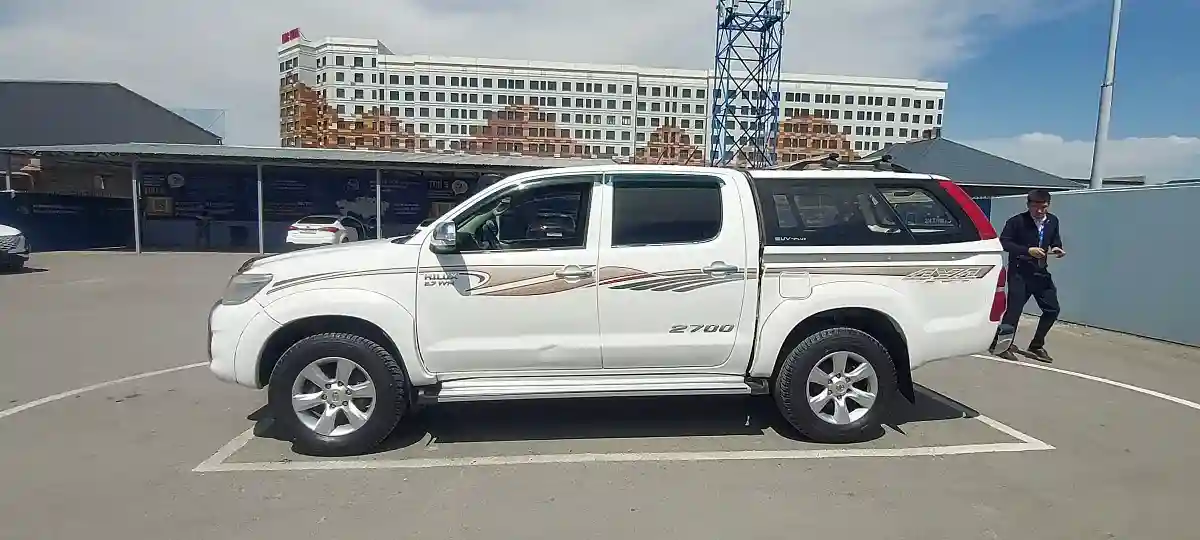 Toyota Hilux 2012 года за 9 000 000 тг. в Шымкент