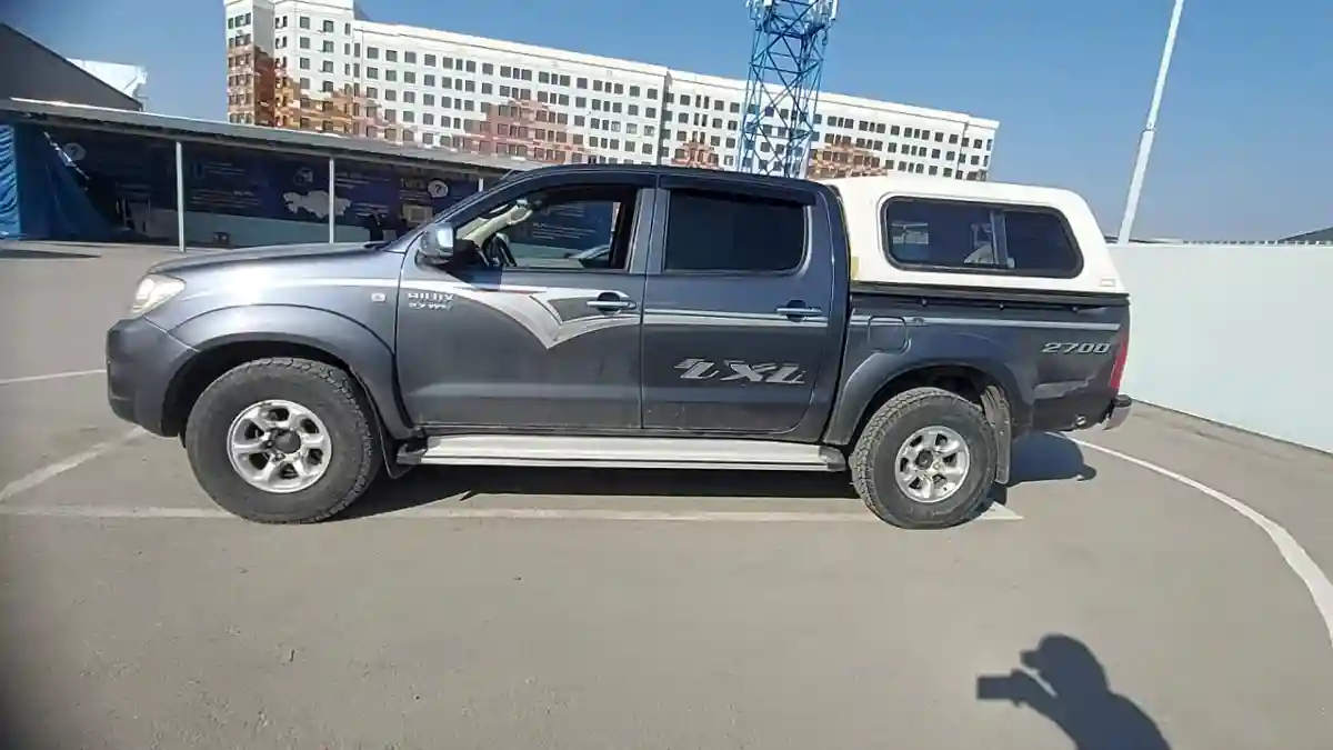 Toyota Hilux 2009 года за 7 800 000 тг. в Шымкент